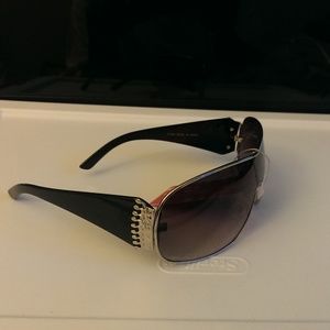 Charm Sunglasses Sale BUY ONE GET ONE FREE!
